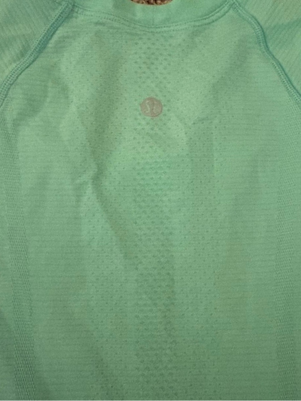 lululemon athletica Mint Green Short Sleeve Women's Top - Picture 3 of 3